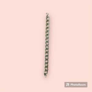 Gold toned bracelet 💯⛓️